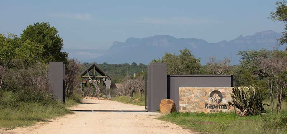 KAPAMA RIVER LODGE _0013_Kapama-River-Lodge-Entrance-Gate